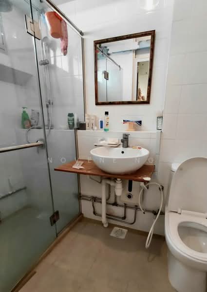 271 Bishan Street 24 HDB Flat For Sale at S$ 850,000 | PropertyGuru Singapore - Bathroom
