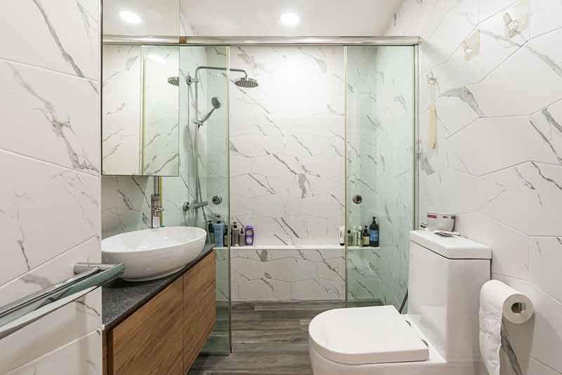 Loyang Villas Terraced House For Sale at S$ 2,950,000 | PropertyGuru Singapore - Bathroom