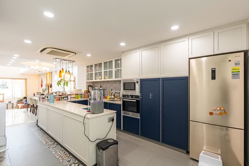 Loyang Villas Terraced House For Sale at S$ 2,950,000 | PropertyGuru Singapore - Kitchen