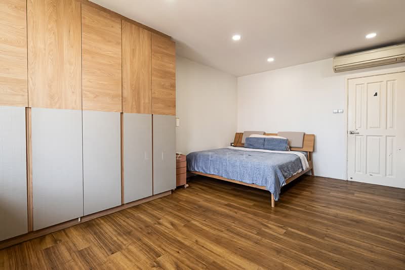 Loyang Villas Terraced House For Sale at S$ 2,950,000 | PropertyGuru Singapore - Bedroom