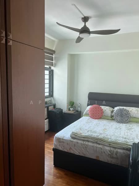 Eastvale, 33 Pasir Ris Drive 3, 3 Bedrooms, 1,290 sqft, Condominium For Rent, by April Chia, 500089899 - Bedroom - PropertyGuru.com.sg