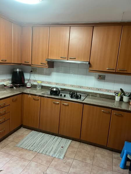 Eastvale, 33 Pasir Ris Drive 3, 3 Bedrooms, 1,290 sqft, Condominium For Rent, by April Chia, 500089899 - Kitchen - PropertyGuru.com.sg
