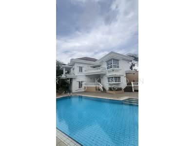 For Rent - Caldecott Hill Estate