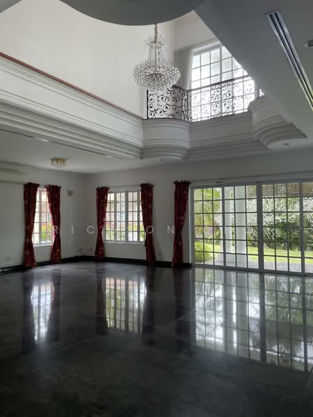 Caldecott Hill Estate, , 6 Bedrooms, 7,000 sqft, Good Class Bungalow For Rent, by Rickson Ong, 500089900 - Living Room - PropertyGuru.com.sg