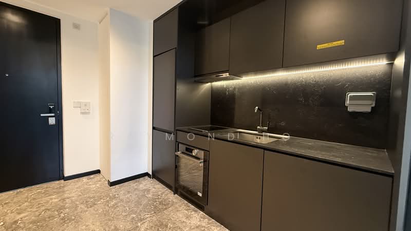 120 Grange Condominium For Sale at S$ 1,500,000 | PropertyGuru Singapore - Kitchen