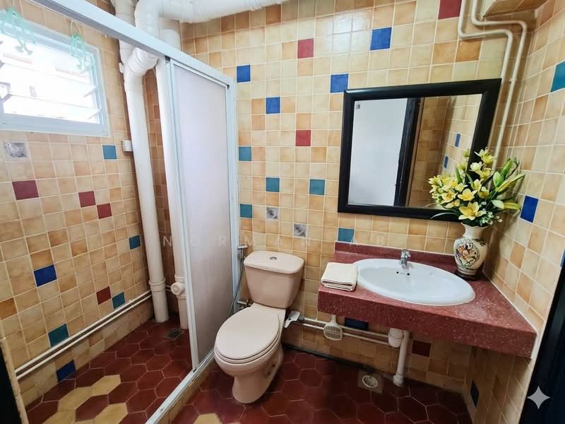 257A Compassvale Road HDB Flat For Sale at S$ 635,000 | PropertyGuru Singapore - Bathroom