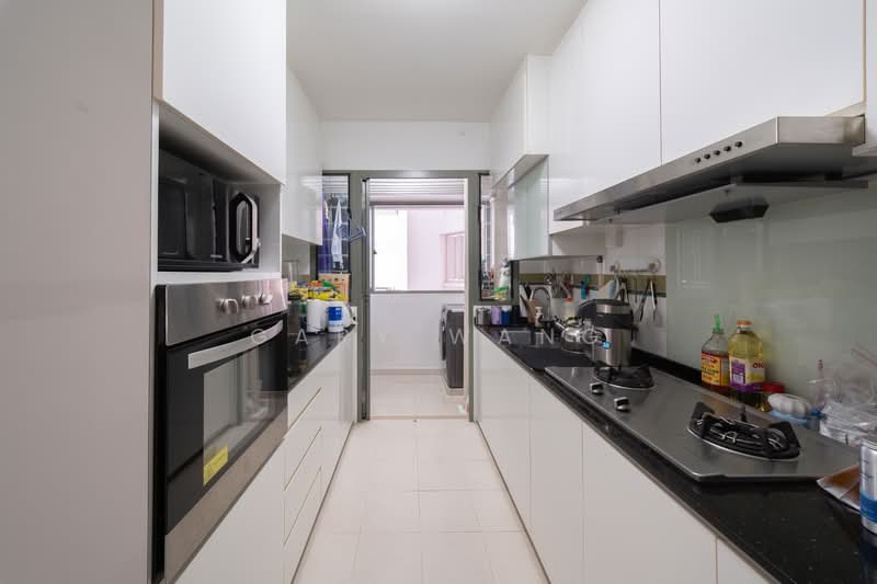 678B Punggol Drive HDB Flat For Sale at S$ 738,000 | PropertyGuru Singapore - Kitchen