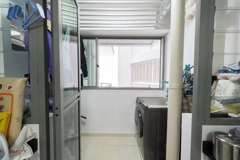 678B Punggol Drive HDB Flat For Sale at S$ 738,000 | PropertyGuru Singapore - Balcony