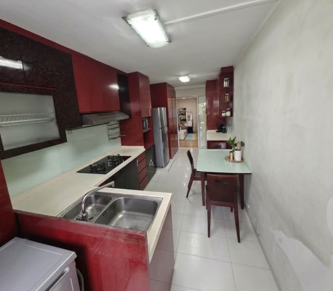 289 Yishun Avenue 6 HDB Flat For Sale at S$ 490,000 | PropertyGuru Singapore - Kitchen