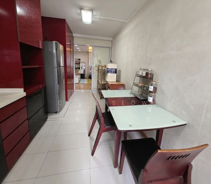 289 Yishun Avenue 6 HDB Flat For Sale at S$ 490,000 | PropertyGuru Singapore - Kitchen