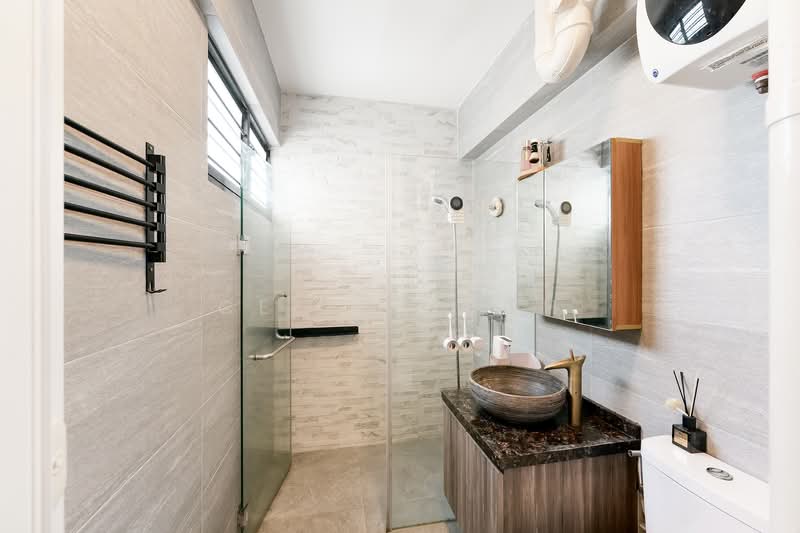 430 Jurong West Avenue 1 HDB Flat For Sale at S$ 520,000 | PropertyGuru Singapore - Bathroom