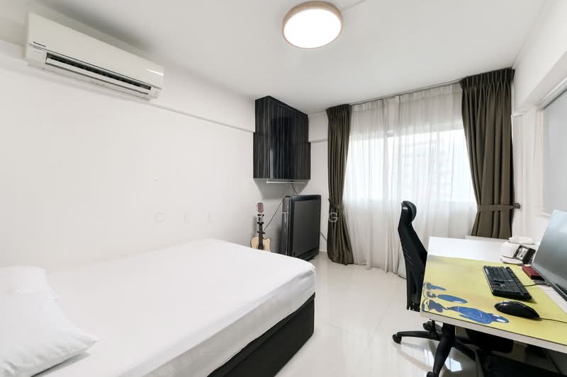 430 Jurong West Avenue 1 HDB Flat For Sale at S$ 520,000 | PropertyGuru Singapore - Bedroom