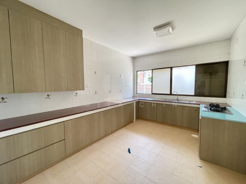Platina Road Semi-Detached House For Sale at S$ 4,990,000 | PropertyGuru Singapore - Kitchen