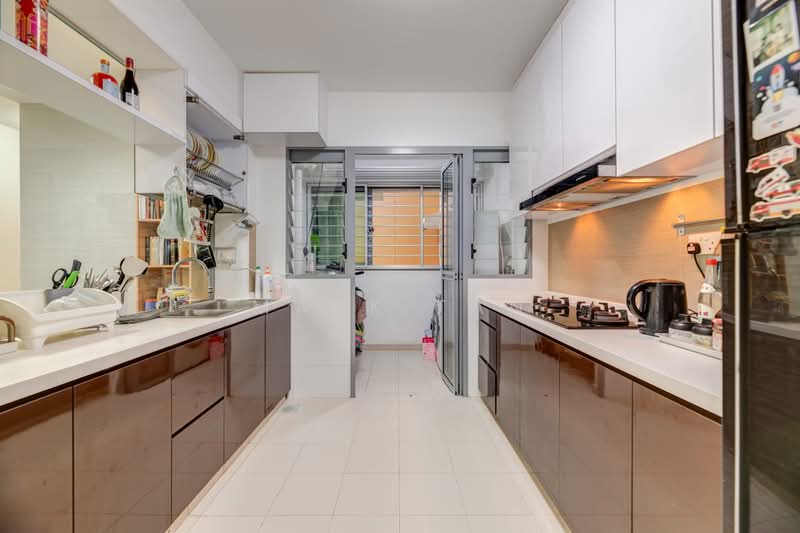 682B Edgedale Plains, 682B Edgedale Plains, 3 Bedrooms, 1,001 sqft, HDB Flat For Sale, by Mark Tan, 500089942 - Kitchen - PropertyGuru.com.sg