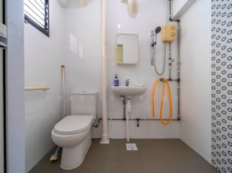 634 Yishun Street 61 HDB Flat For Sale at S$ 588,000 | PropertyGuru Singapore - Bathroom