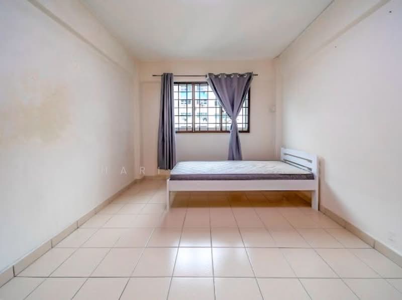 634 Yishun Street 61 HDB Flat For Sale at S$ 588,000 | PropertyGuru Singapore - Bedroom