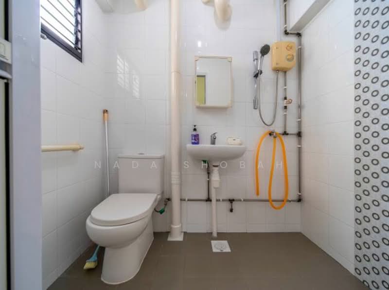 634 Yishun Street 61 HDB Flat For Sale at S$ 588,000 | PropertyGuru Singapore - Bathroom