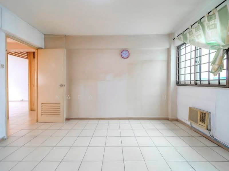 634 Yishun Street 61 HDB Flat For Sale at S$ 588,000 | PropertyGuru Singapore - Master bedroom 
