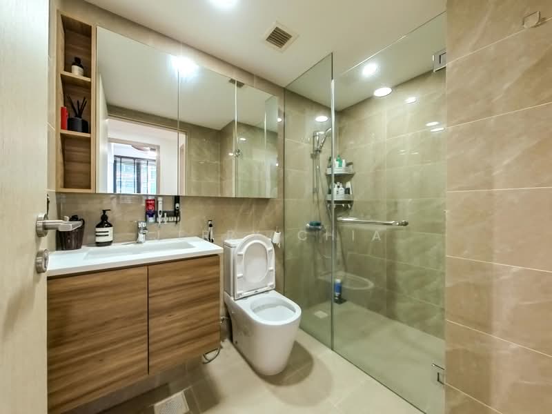 Treasure at Tampines Condominium For Sale at S$ 1,100,000 | PropertyGuru Singapore - Bathroom
