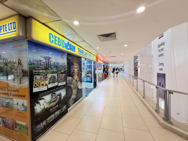 Lucky Plaza, 304 Orchard Road, 550 sqft, Mall Shop For Rent, by Lui Yen Yuin, 500089963 - Corridor - CommercialGuru.com.sg