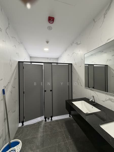Kimly Industrial Building, 3 New Industrial Road, 1,304 sqft, Light Industrial (B1) For Rent, by Ben Yeo, 500089970 - Bathroom - CommercialGuru.com.sg