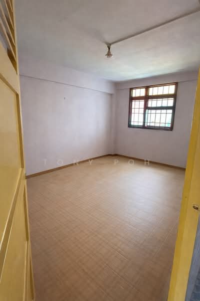 66 Circuit Road HDB Flat For Sale at S$ 370,000 | PropertyGuru Singapore - Master Bedroom
