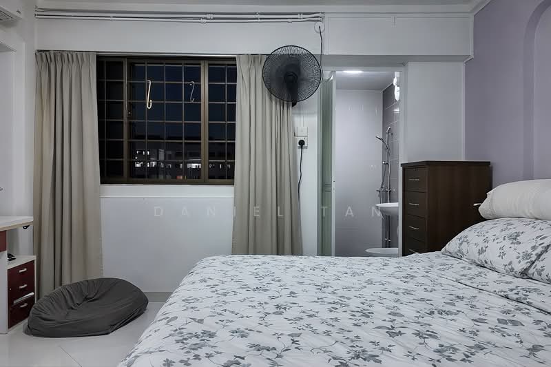 432 Tampines Street 41 HDB Flat For Sale at S$ 638,000 | PropertyGuru Singapore - Bedroom