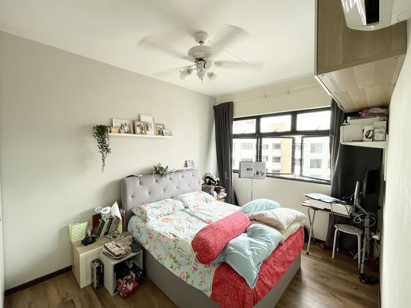 996B Buangkok Crescent HDB Flat For Sale at S$ 685,000 | PropertyGuru Singapore - Bedroom