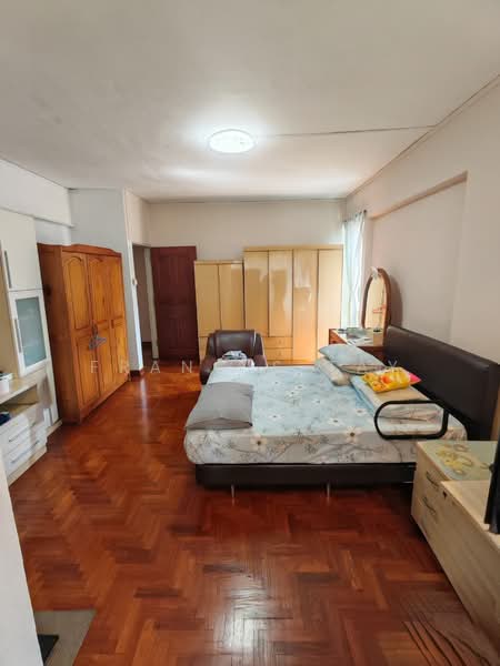 Mandalay Towers Condominium For Sale at S$ 4,488,000 | PropertyGuru Singapore - Bedroom