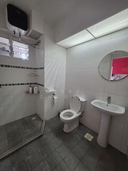 410C Fernvale Road, 410C Fernvale Road, 3 Bedrooms, 1,022 sqft, HDB Flat For Sale, by Barry Cheong, 500090013 - Bathroom - PropertyGuru.com.sg