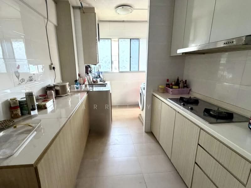 436 Woodlands Street 41 HDB Flat For Sale at S$ 500,000 | PropertyGuru Singapore - Kitchen