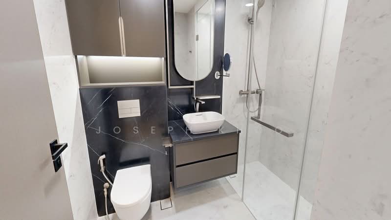 One Bernam, 1 Bernam Street, 2 Bedrooms, 829 sqft, Condominium For Rent, by Joseph Khoo, 500090024 - Master Bathroom - PropertyGuru.com.sg