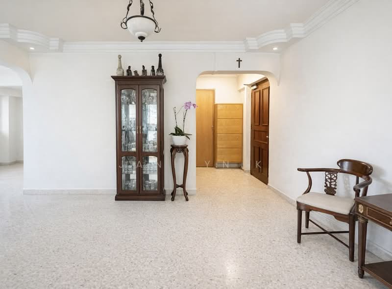 458 Ang Mo Kio Avenue 10 HDB Flat For Sale at S$ 749,000 | PropertyGuru Singapore - Living Room