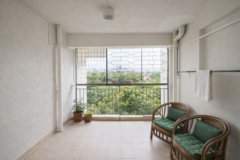 458 Ang Mo Kio Avenue 10 HDB Flat For Sale at S$ 749,000 | PropertyGuru Singapore - Balcony