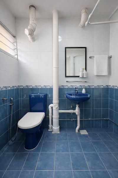458 Ang Mo Kio Avenue 10 HDB Flat For Sale at S$ 749,000 | PropertyGuru Singapore - Bathroom