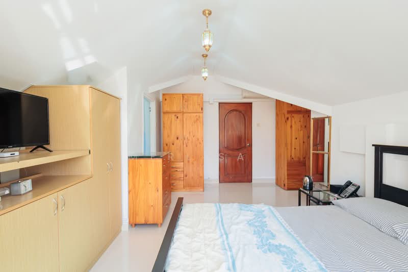 Thomson Hill Estate Semi-Detached House For Sale at S$ 6,200,000 | PropertyGuru Singapore - Bedroom