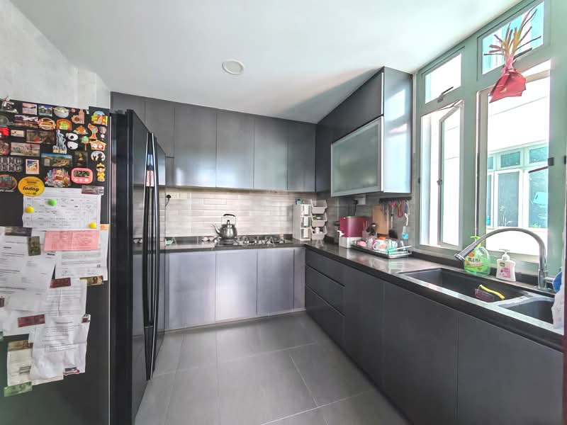 Hume Park II Condominium For Sale at S$ 1,780,000 | PropertyGuru Singapore - Kitchen