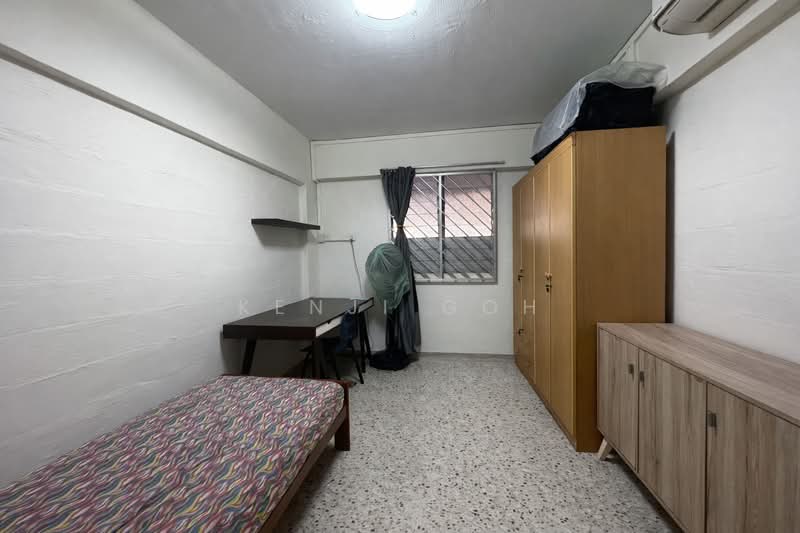 341 Clementi Avenue 5, 341 Clementi Avenue 5, Room Rental, 100 sqft, HDB Flat For Rent, by Kenji Goh, 500090066 - Bedroom - PropertyGuru.com.sg