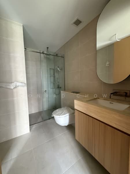 Hill House, 10A-11 Institution Hill, 10B, 2 Bedrooms, 452 sqft, Condominium For Rent, by Conrad Chow, 500090083 - Bathroom - PropertyGuru.com.sg