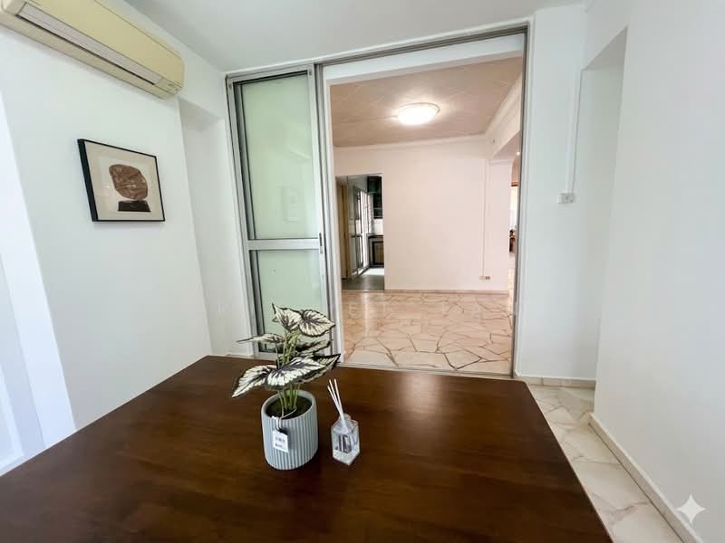 352 Woodlands Avenue 1 HDB Flat For Sale at S$ 720,000 | PropertyGuru Singapore - Interior