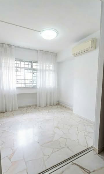352 Woodlands Avenue 1 HDB Flat For Sale at S$ 720,000 | PropertyGuru Singapore - Interior