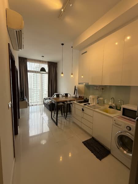 Urban Vista Condominium For Sale at S$ 815,000 | PropertyGuru Singapore - Kitchen