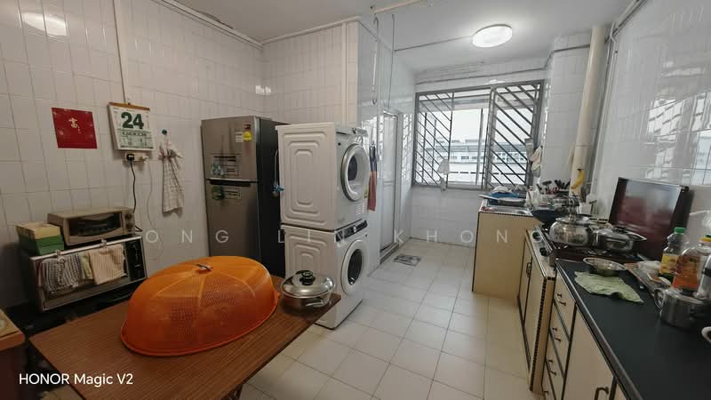 864 Tampines Street 83 HDB Flat For Sale at S$ 838,888 | PropertyGuru Singapore - Kitchen