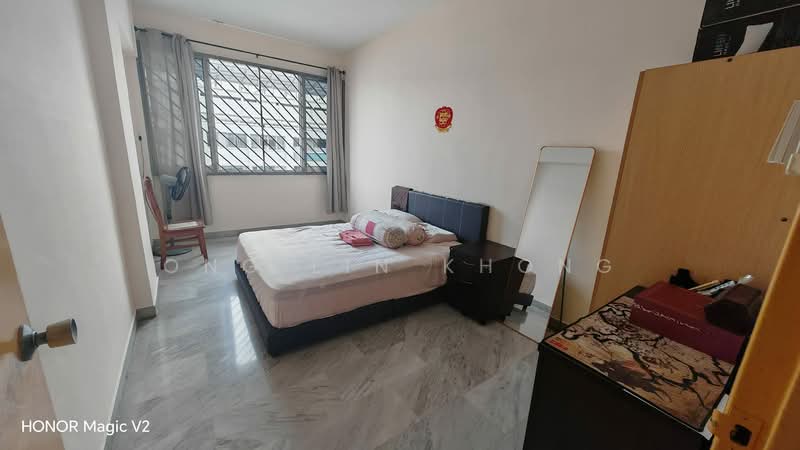 864 Tampines Street 83 HDB Flat For Sale at S$ 838,888 | PropertyGuru Singapore - Bedroom