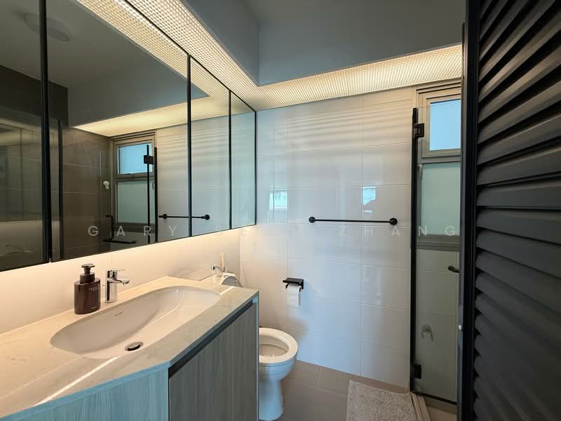 356A Anchorvale Lane HDB Flat For Sale at S$ 898,000 | PropertyGuru Singapore - Bathroom