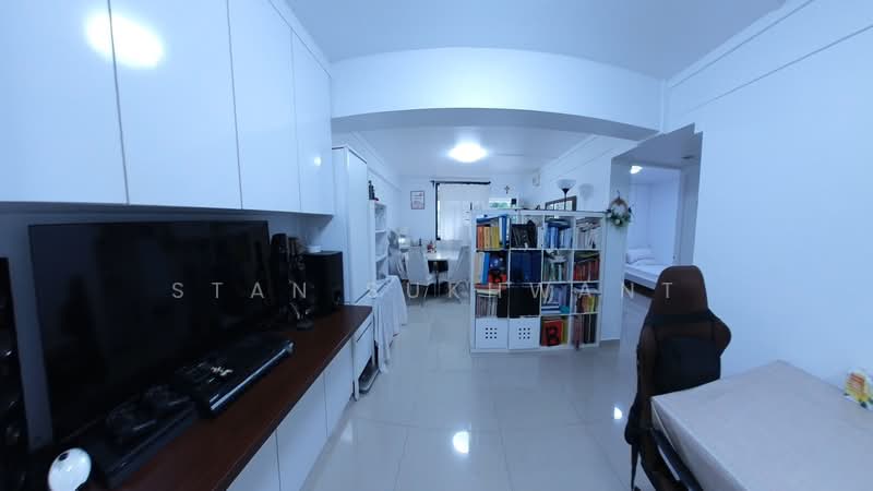 44 Telok Blangah Drive HDB Flat For Sale at S$ 440,000 | PropertyGuru Singapore - Living Room