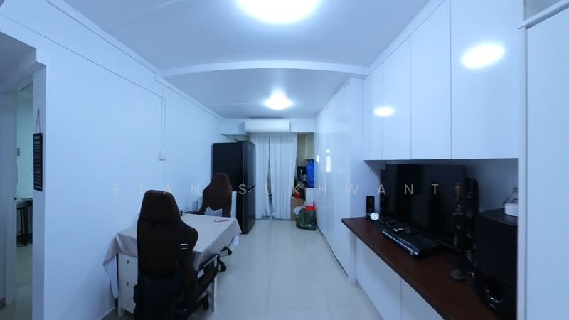 44 Telok Blangah Drive HDB Flat For Sale at S$ 440,000 | PropertyGuru Singapore - Living Room