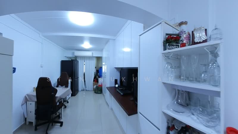 44 Telok Blangah Drive HDB Flat For Sale at S$ 440,000 | PropertyGuru Singapore - Living Room