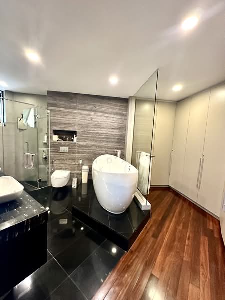 Pebble Bay Condominium For Sale at S$ 5,380,000 | PropertyGuru Singapore - Bathroom