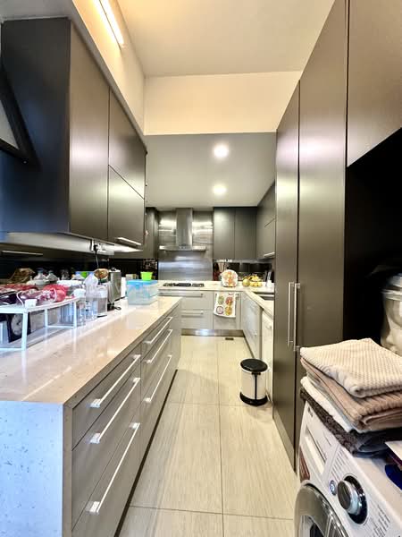 Pebble Bay Condominium For Sale at S$ 5,380,000 | PropertyGuru Singapore - Kitchen